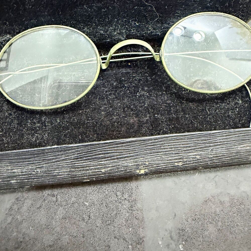 Antique Oval Wire Rim Eyeglasses Gold Metal Frame Adult Unisex w/ Case